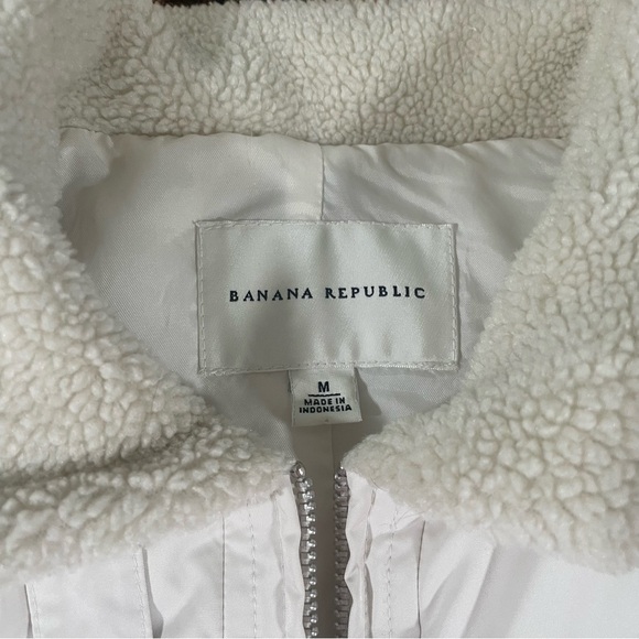 Banana Republic Off-White Vest with Sherpa Collar - Picture 3 of 8